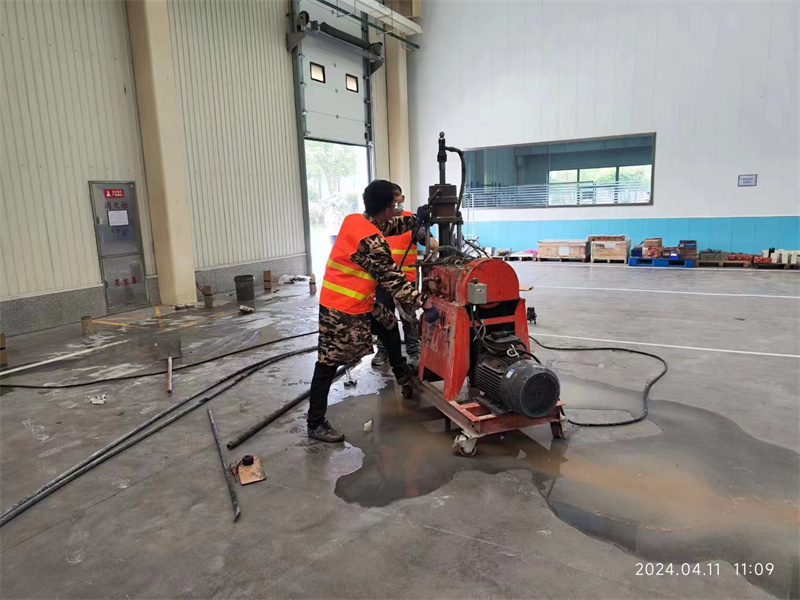 简阳厂房地面下沉塌陷注浆加固施工